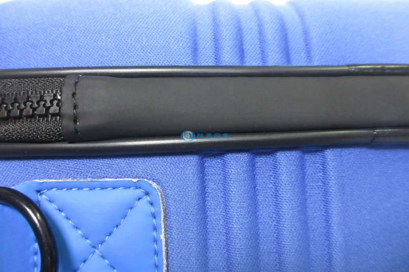 LTK-022 蓝色工具包拉链细节