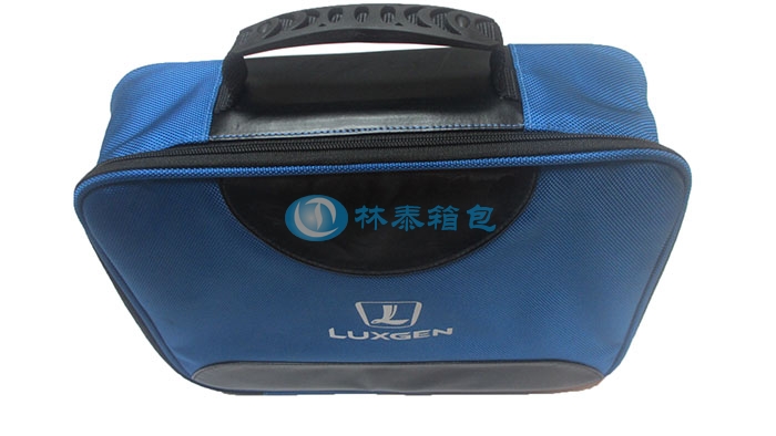 蓝色帆布汽车工具包立体效果